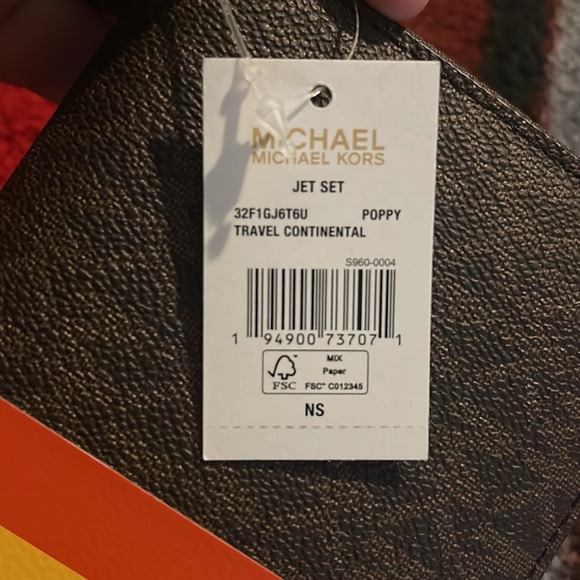 Micheal kors large  Logo Stripe Continental Wallet - Picture 4 of 4